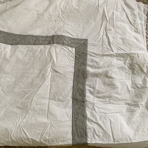 Balfour Hotel duvet cover metallic embroidered floral‎ details white silver king